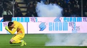 意媒：孔蒂明天回归那不勒斯，要求冬窗实质性引援以重振球队